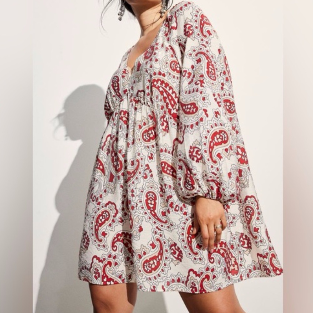 H&M A-Line Dress Medium Paisley Print Raglan Blloon V-neck